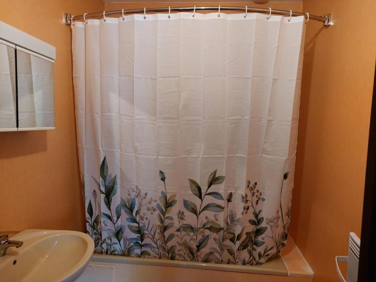 Treignac Chambre Familiale מראה חיצוני תמונה